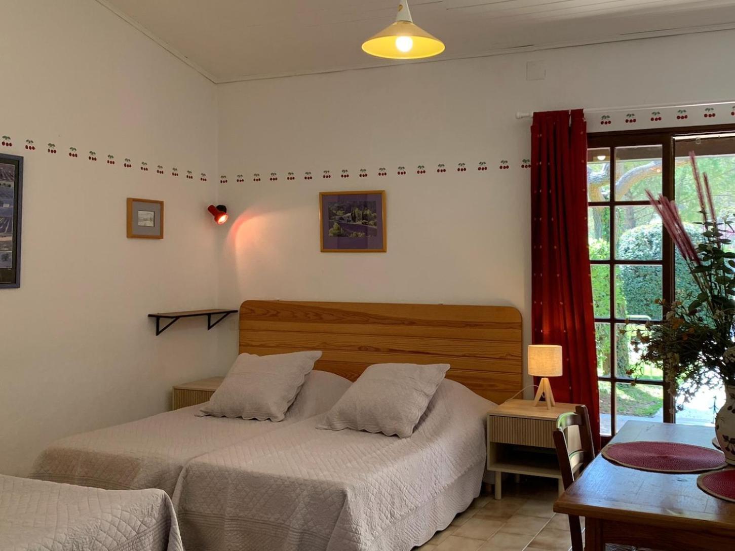 Gite La Loge 142 Route De Carpentras 84210 فيناسك المظهر الخارجي الصورة